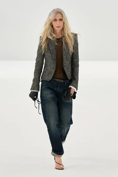 Look 46